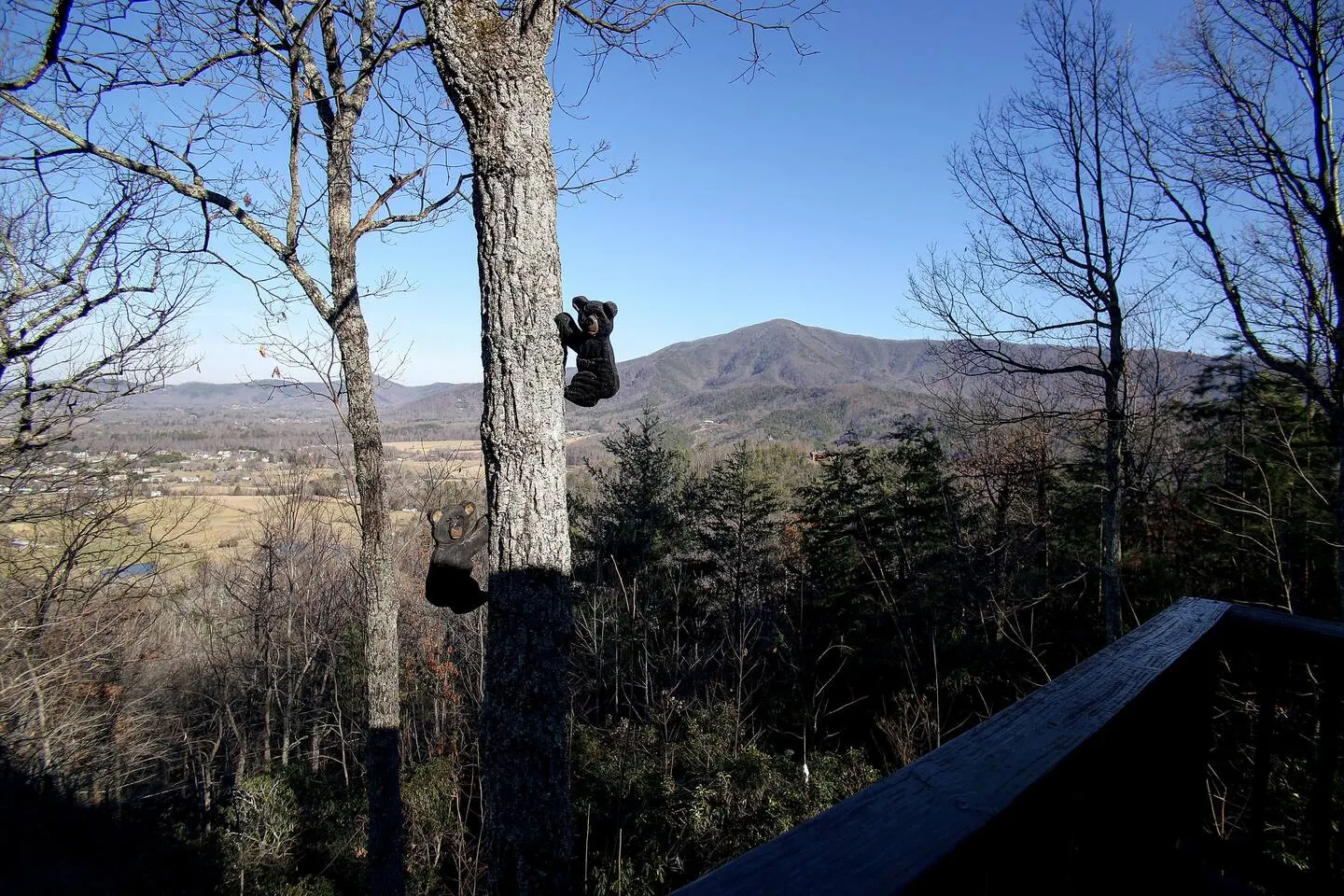 Great Views-4 bedrms-hot tub-Wi-Fi-BBQ 10