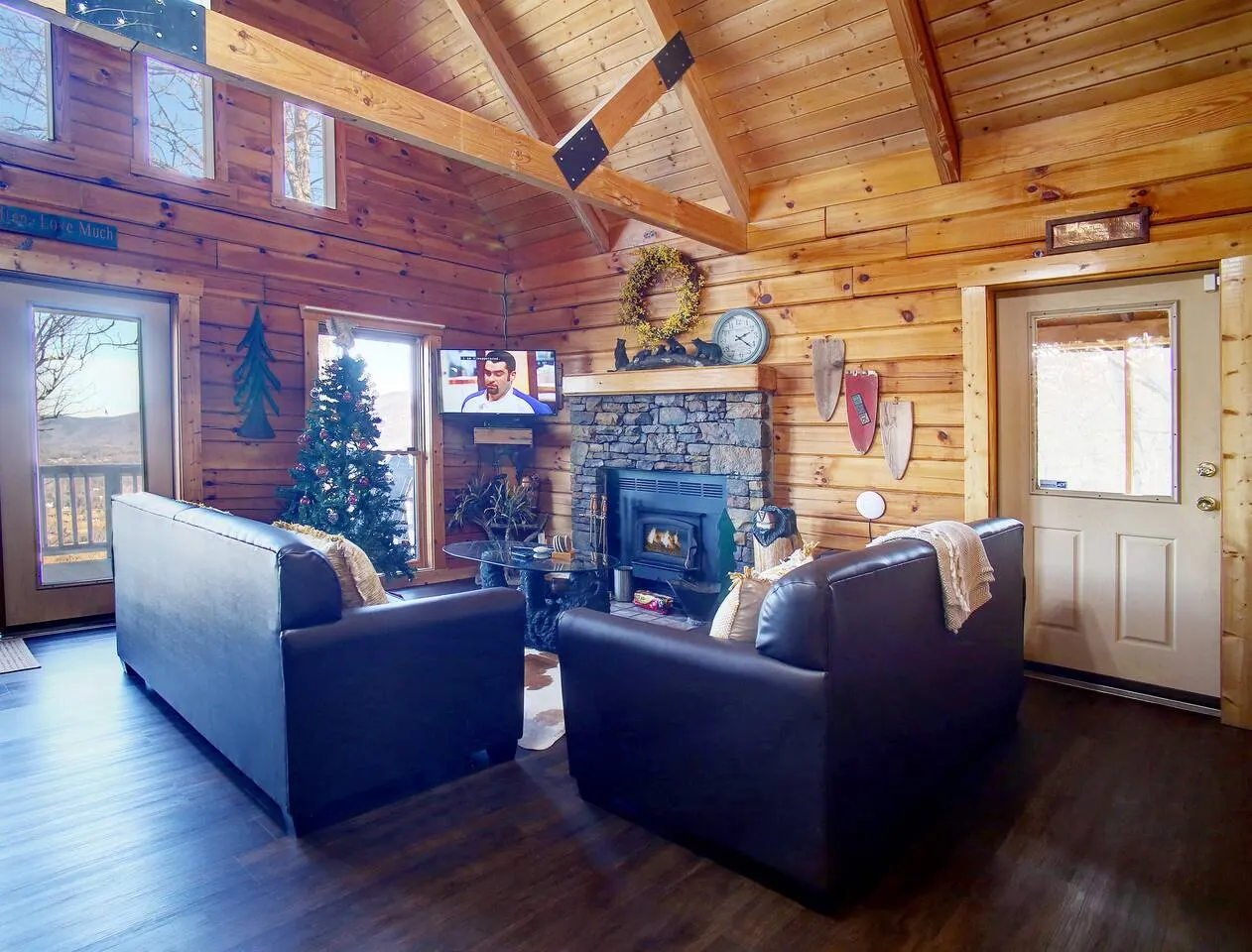 Great Views-4 bedrms-hot tub-Wi-Fi-BBQ 11