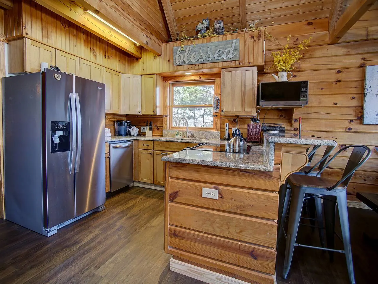 Great Views-4 bedrms-hot tub-Wi-Fi-BBQ 13
