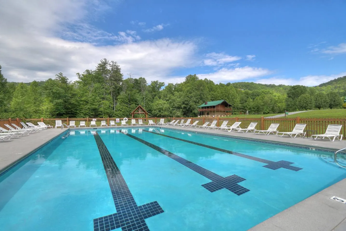 Great Views-4 bedrms-hot tub-Wi-Fi-BBQ 3