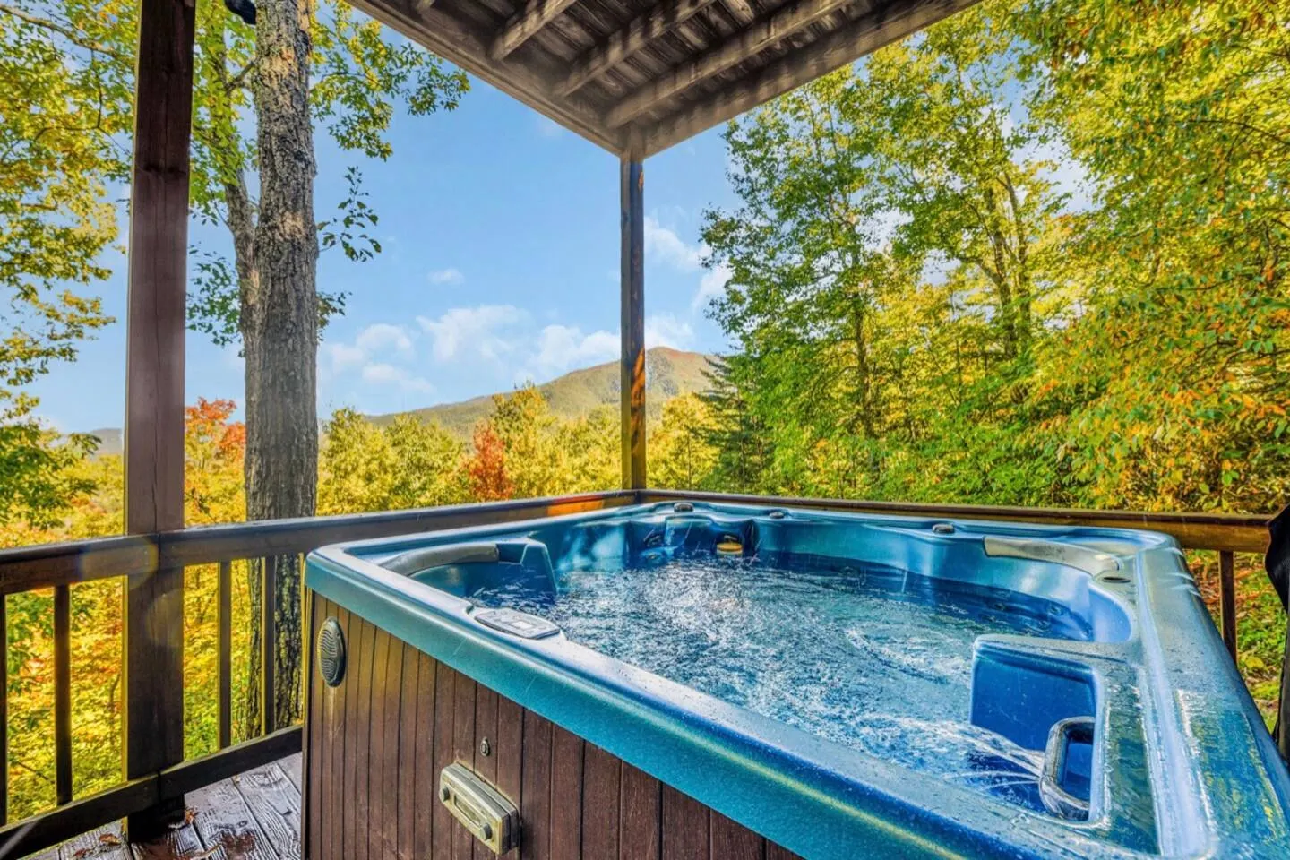 Great Views-4 bedrms-hot tub-Wi-Fi-BBQ 8