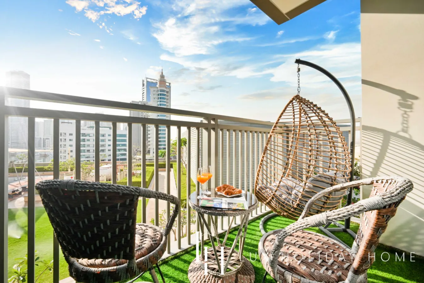 LUX | 52 42 Deluxe Marina view suite 1