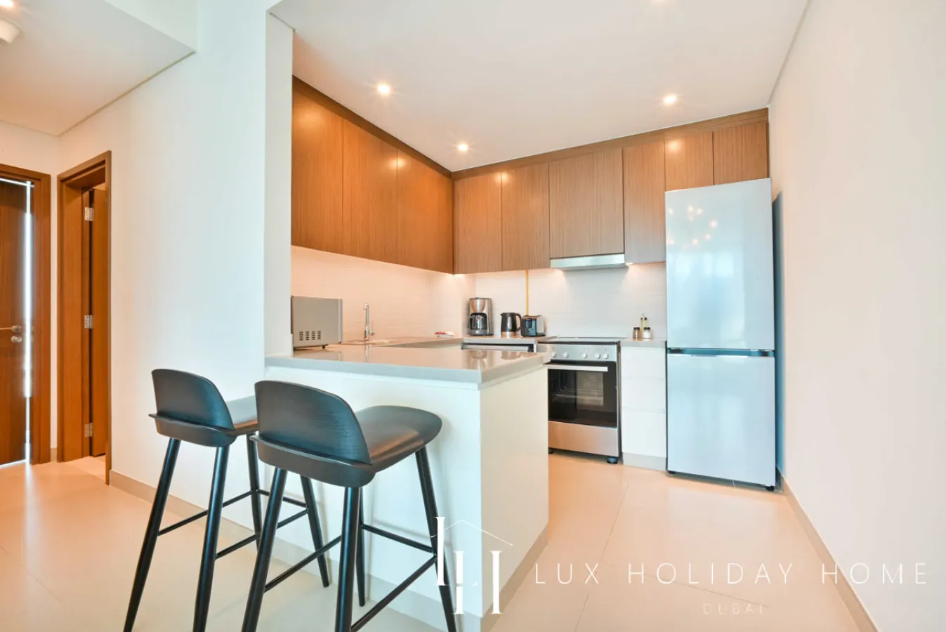LUX 52 42 Deluxe Marina view suite 1 13