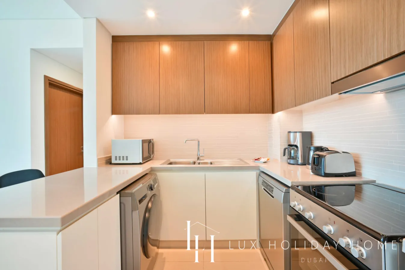 LUX 52 42 Deluxe Marina view suite 1 14