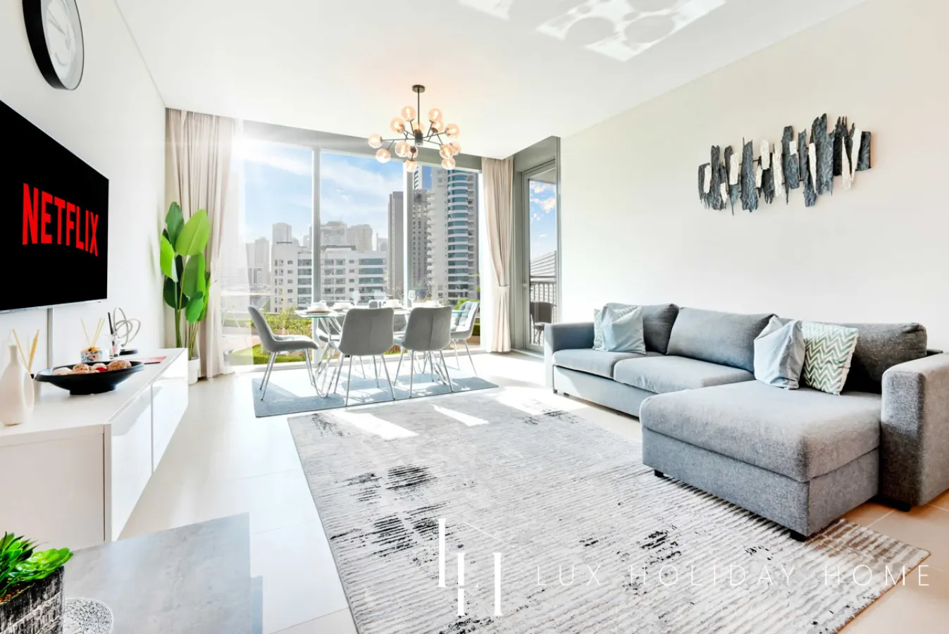 LUX 52 42 Deluxe Marina view suite 1 6