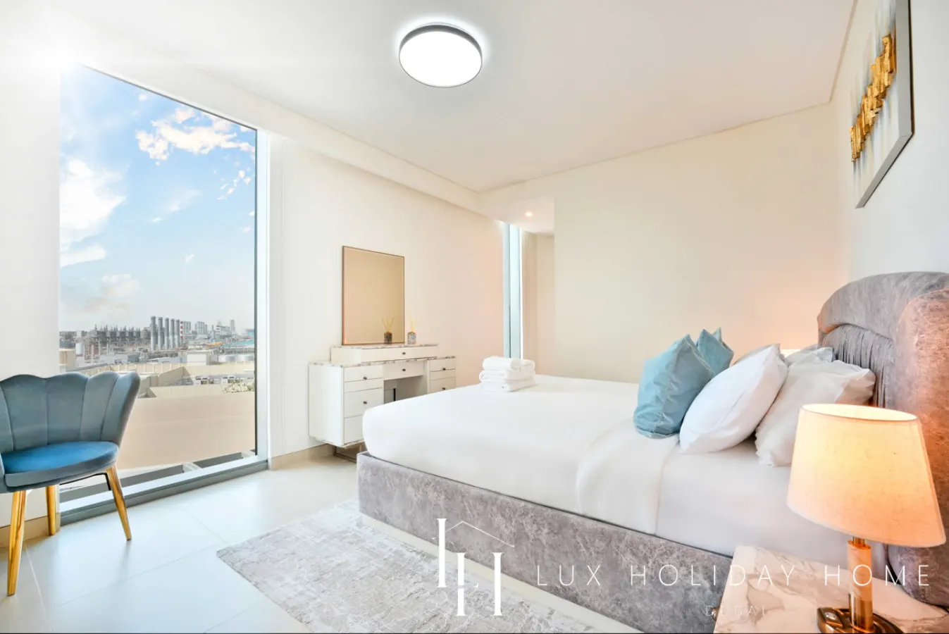 LUX 52 42 Deluxe Marina view suite 1 8