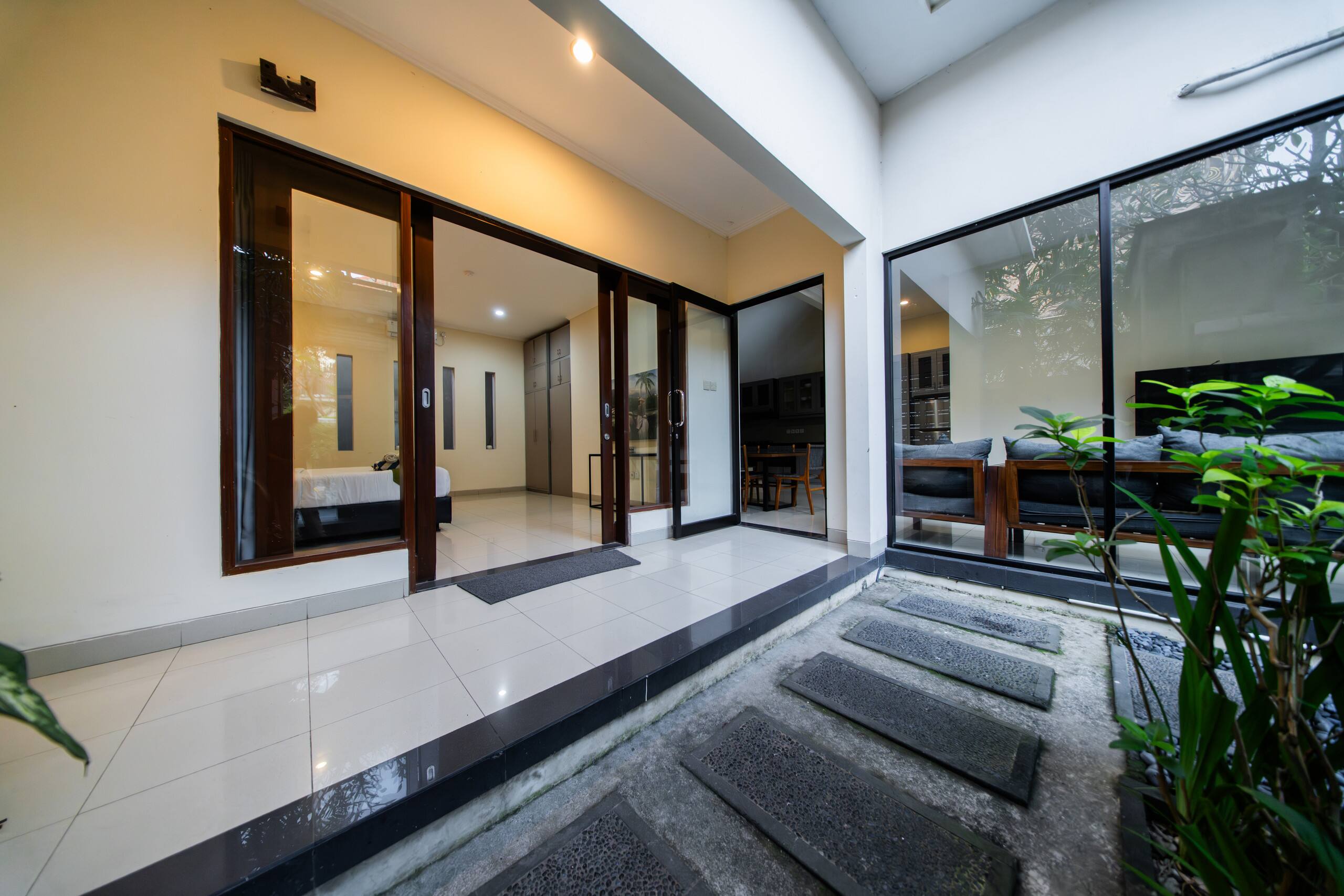 3 BR Villa Walking Distance to Potato Head & Beach — photo 3