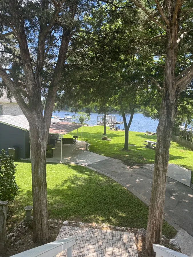 Peaceful Lakefront Getaway/Boujee Shack w/Dock + Kayaks 13