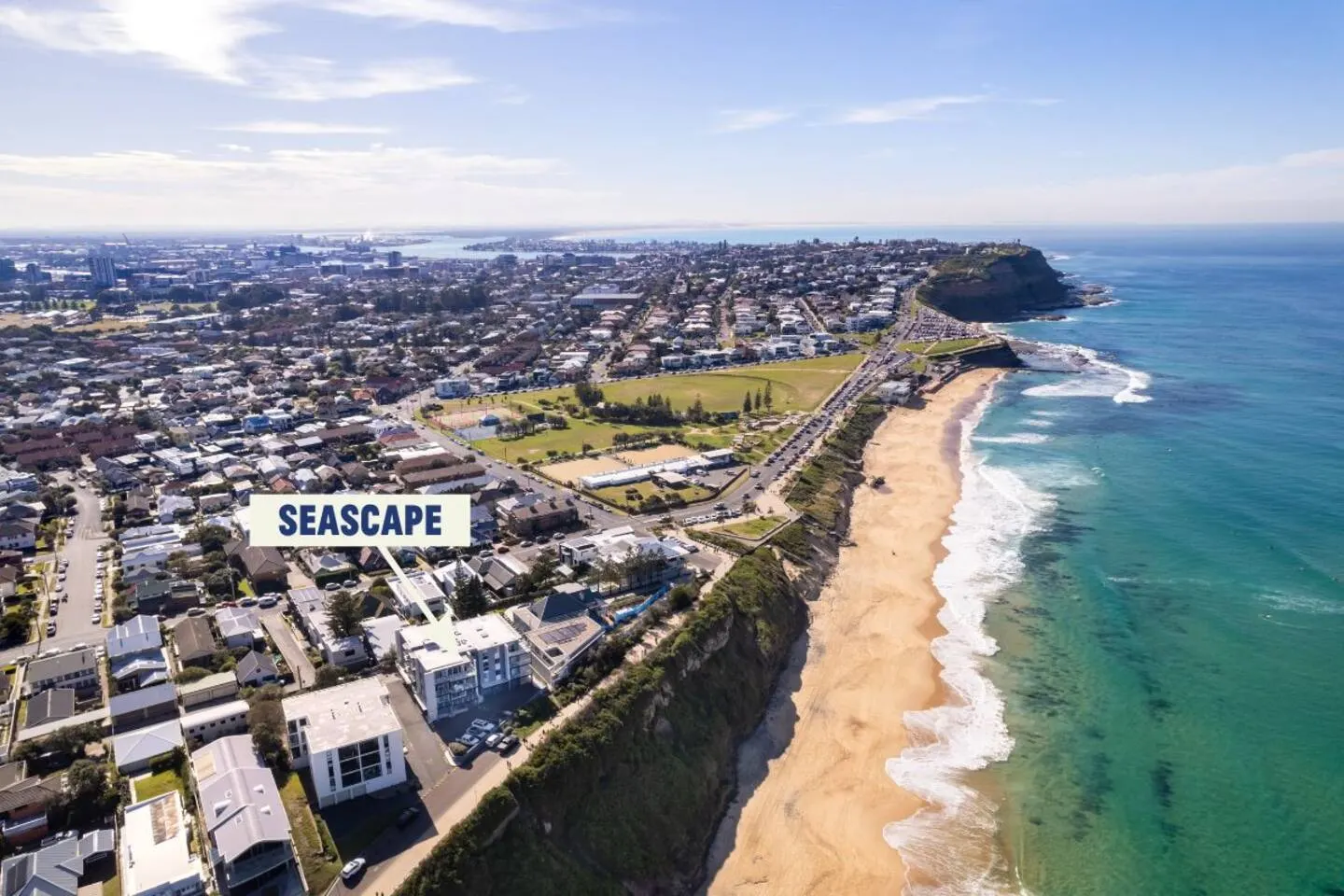 Seascape Absolute Beachfront & Views 9