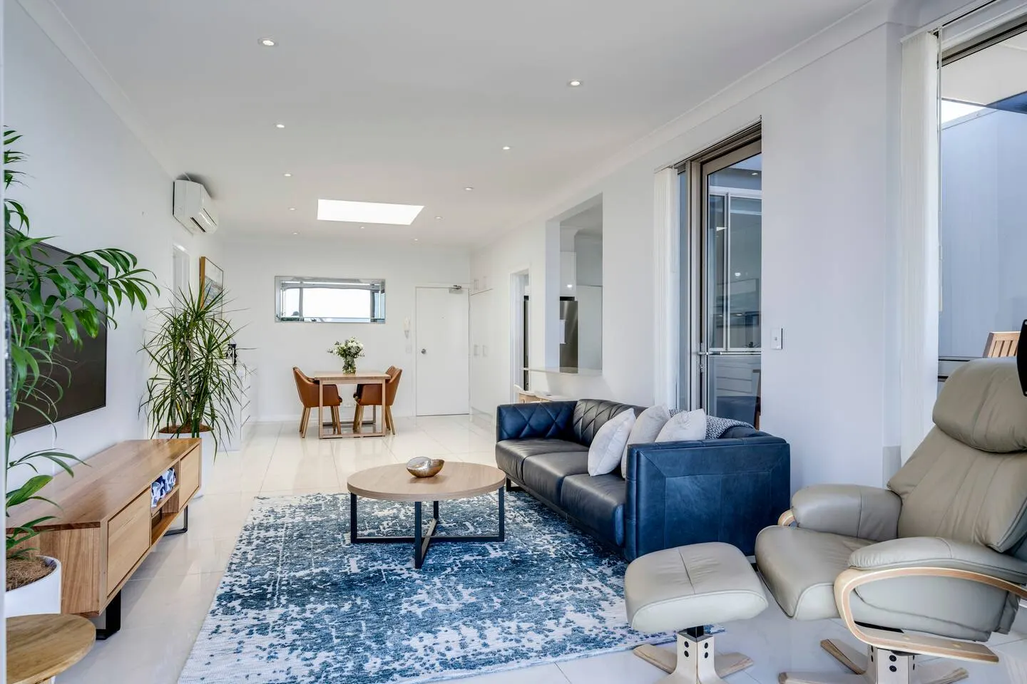 Seascape Absolute Beachfront & Views 10