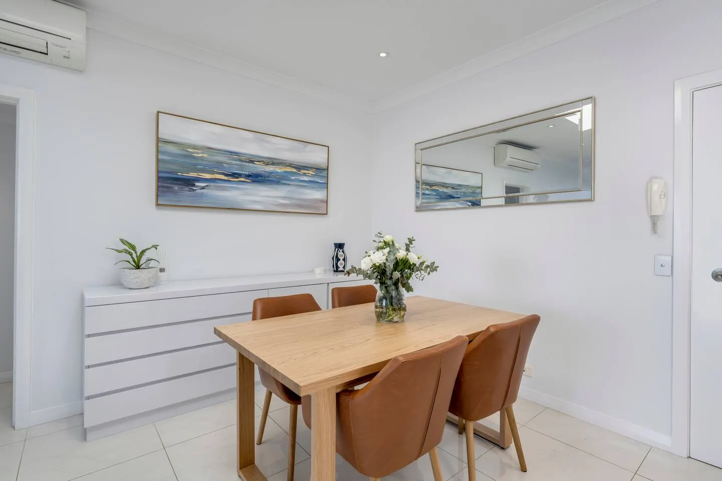 Seascape Absolute Beachfront & Views 12