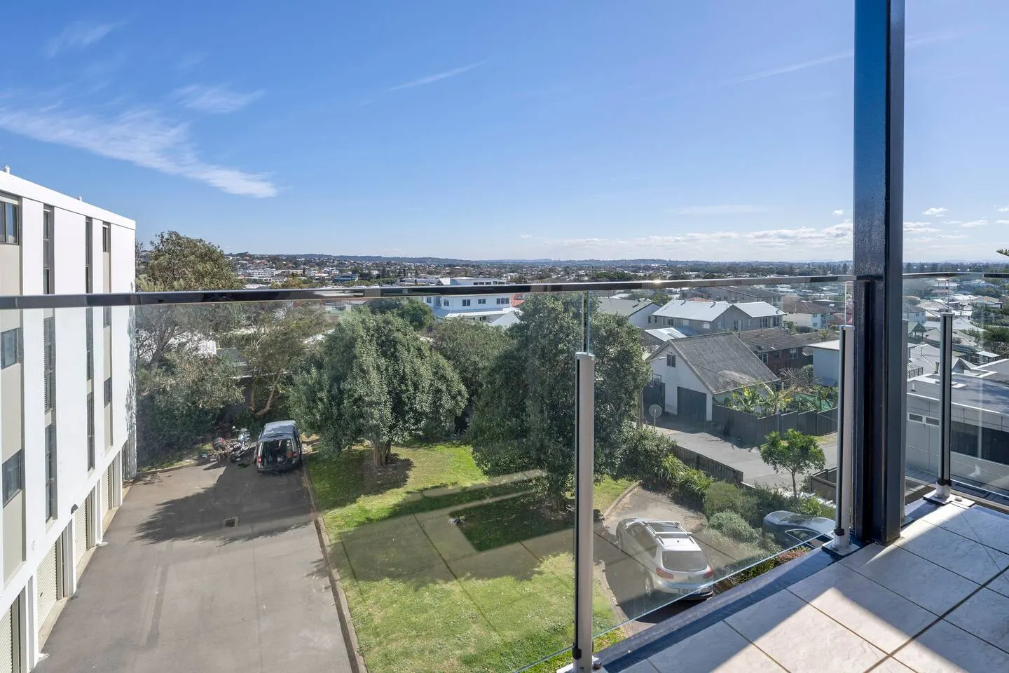 Seascape Absolute Beachfront & Views 15