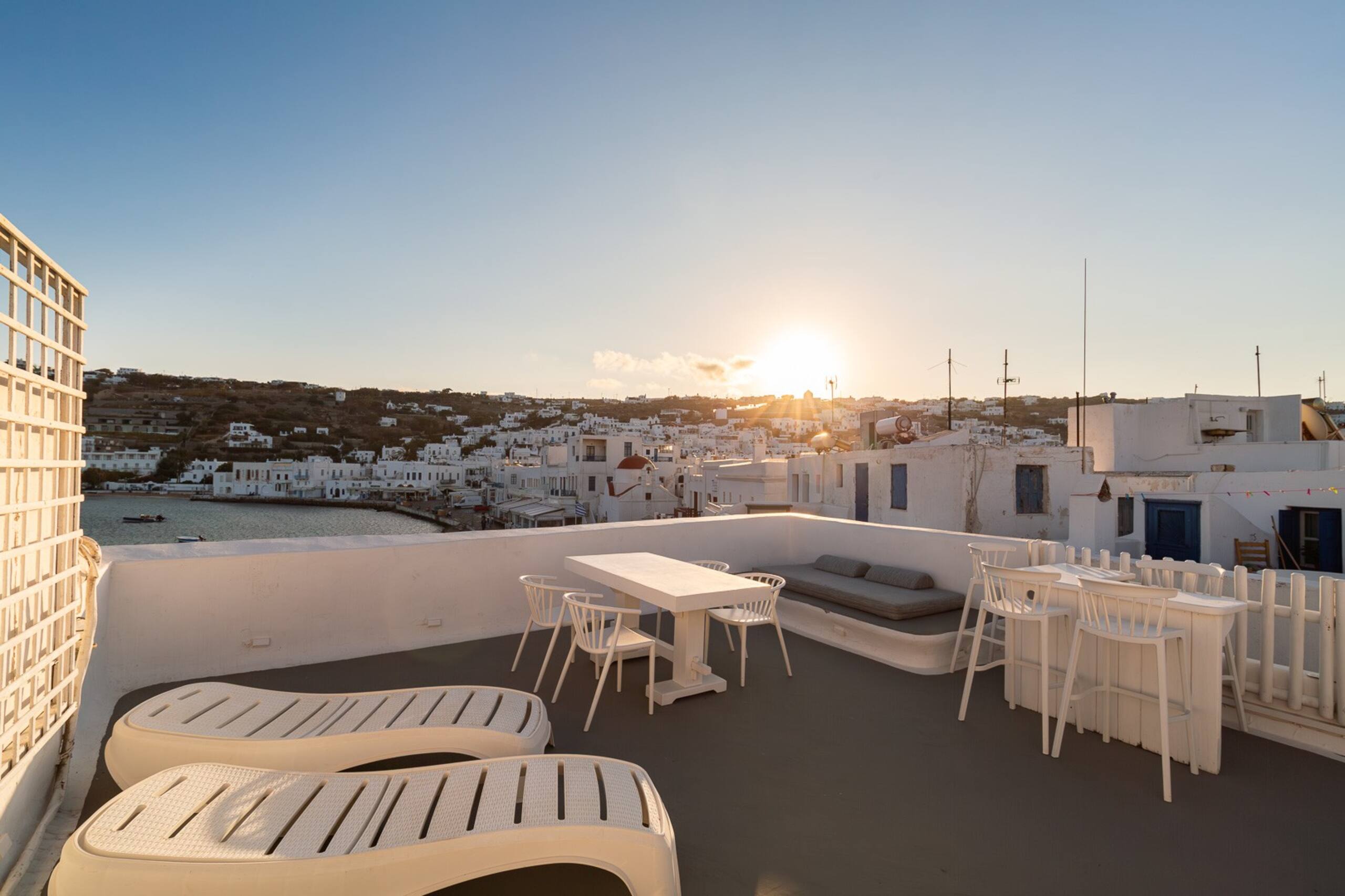 Elpis Mykonos III: Breathtaking pvt roof Old Port — photo 4