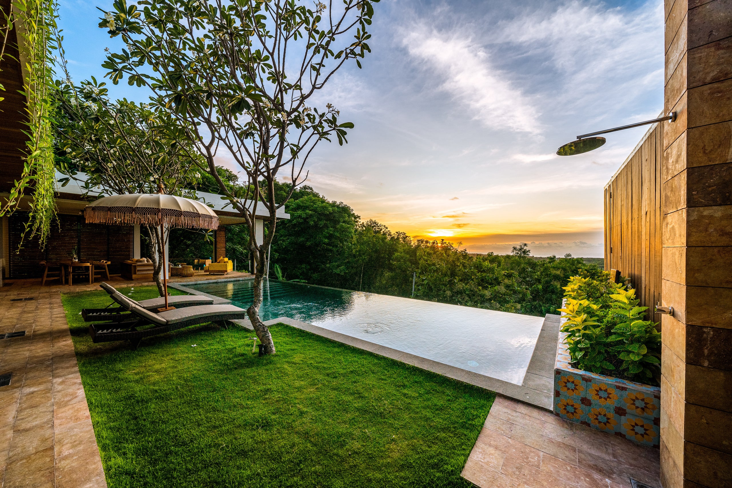 Uluwatu Sunset Hills 18