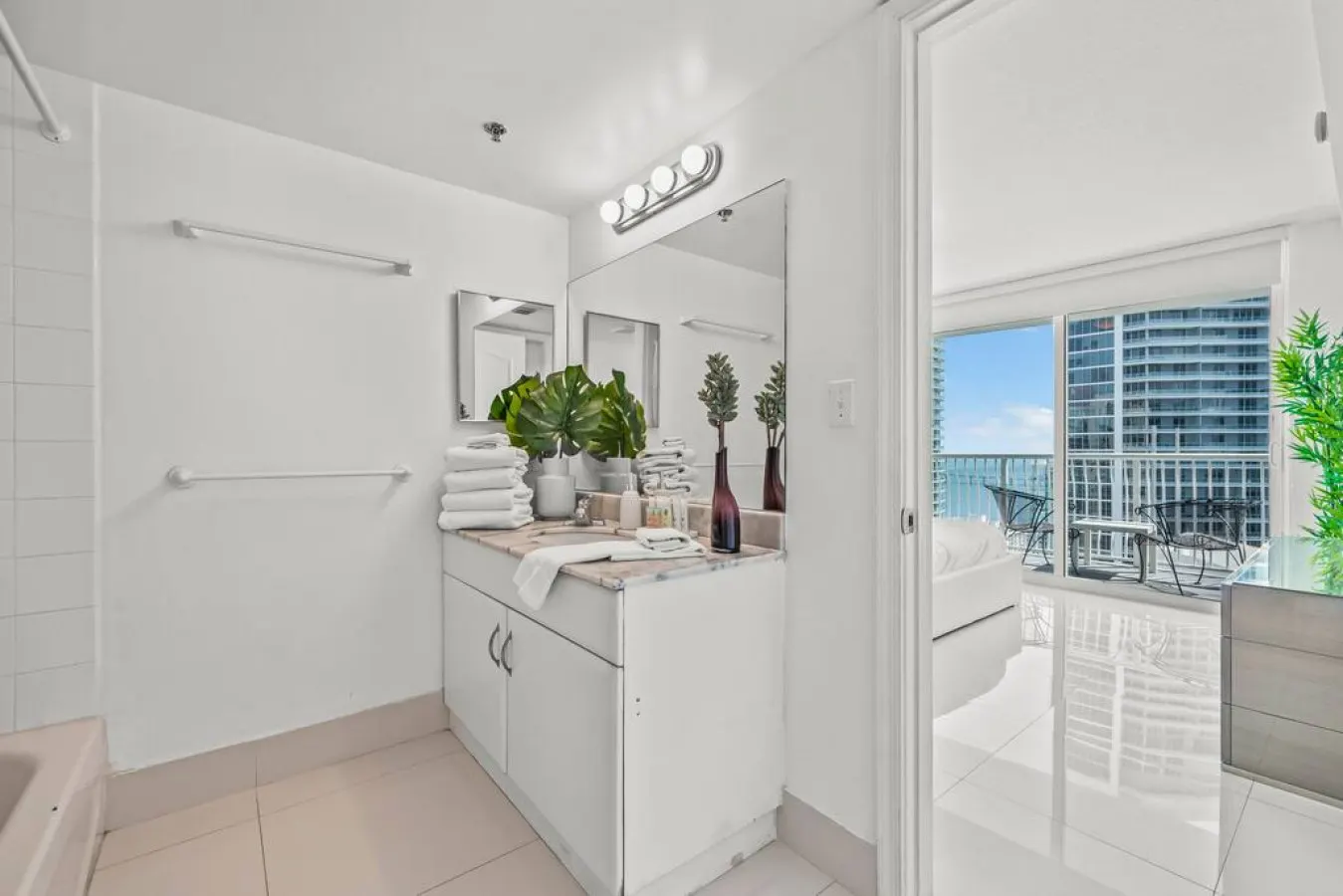 High Floor Ocean View Unit In Brickell - Parking 17