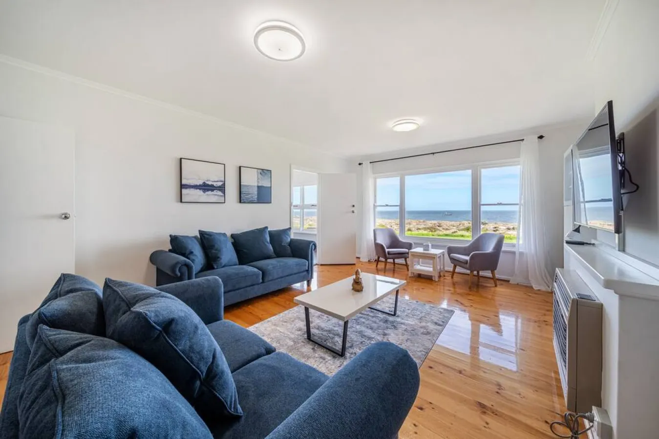 The Breeze @ Tennyson: Absolute Beachfront Escape