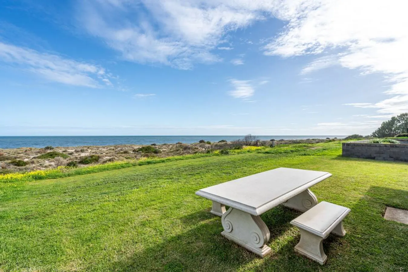 The Breeze @ Tennyson: Absolute Beachfront Escape — photo 2