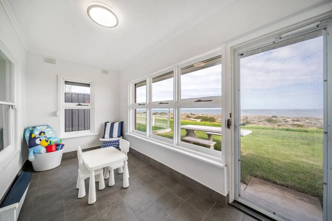 The Breeze @ Tennyson: Absolute Beachfront Escape 14