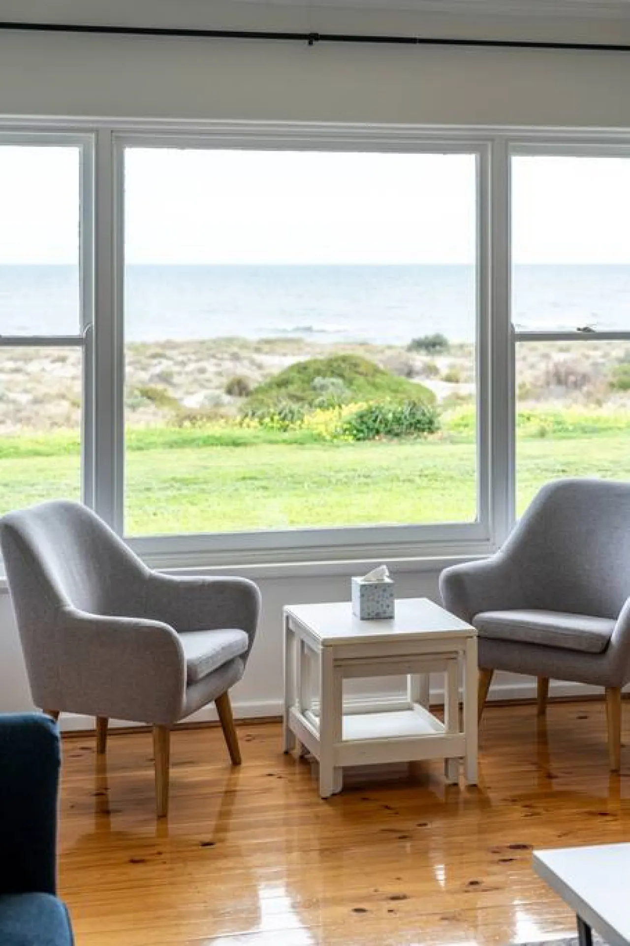 The Breeze @ Tennyson: Absolute Beachfront Escape 7