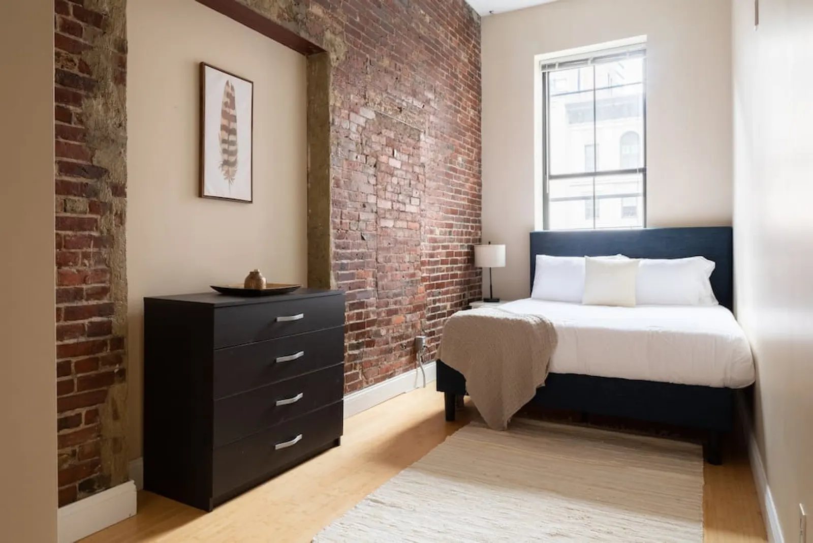 Large Ceilings | Centrally Located 4bed 2bath