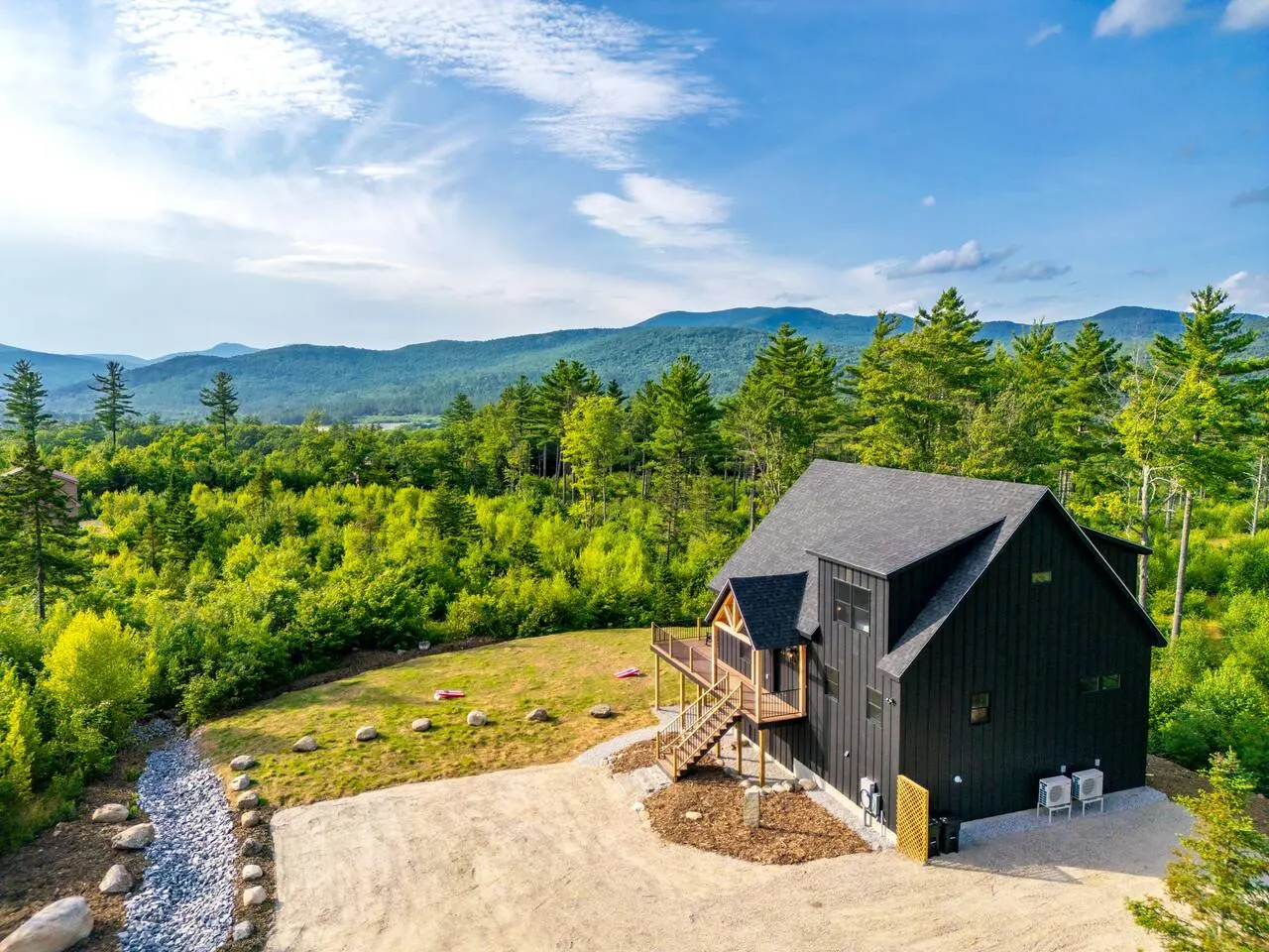 Epic mountain views, Hot tub and Game room