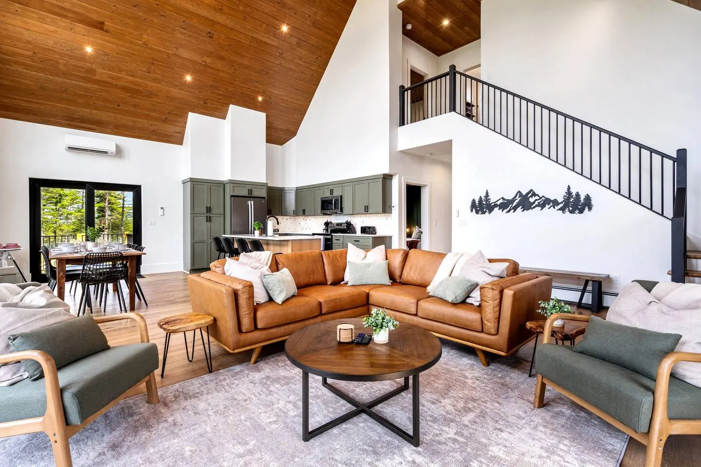 Epic mountain views, Hot tub and Game room 14