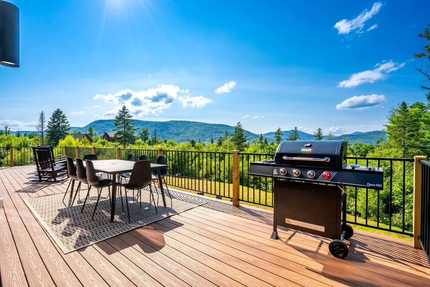 Epic mountain views, Hot tub and Game room — photo 5