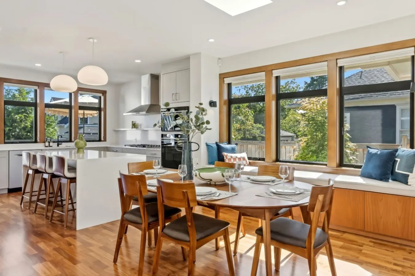 The Mosaic Collective | 3 Private Units & Backyard — photo 4