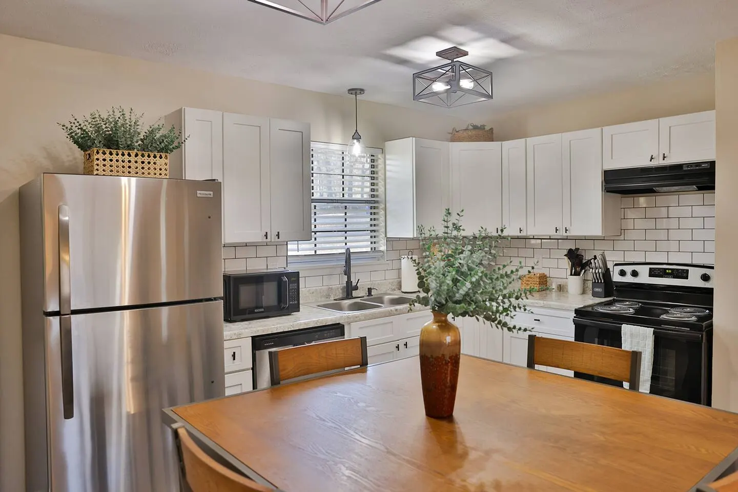 Harrison House - 3br/2ba, fully updated 18