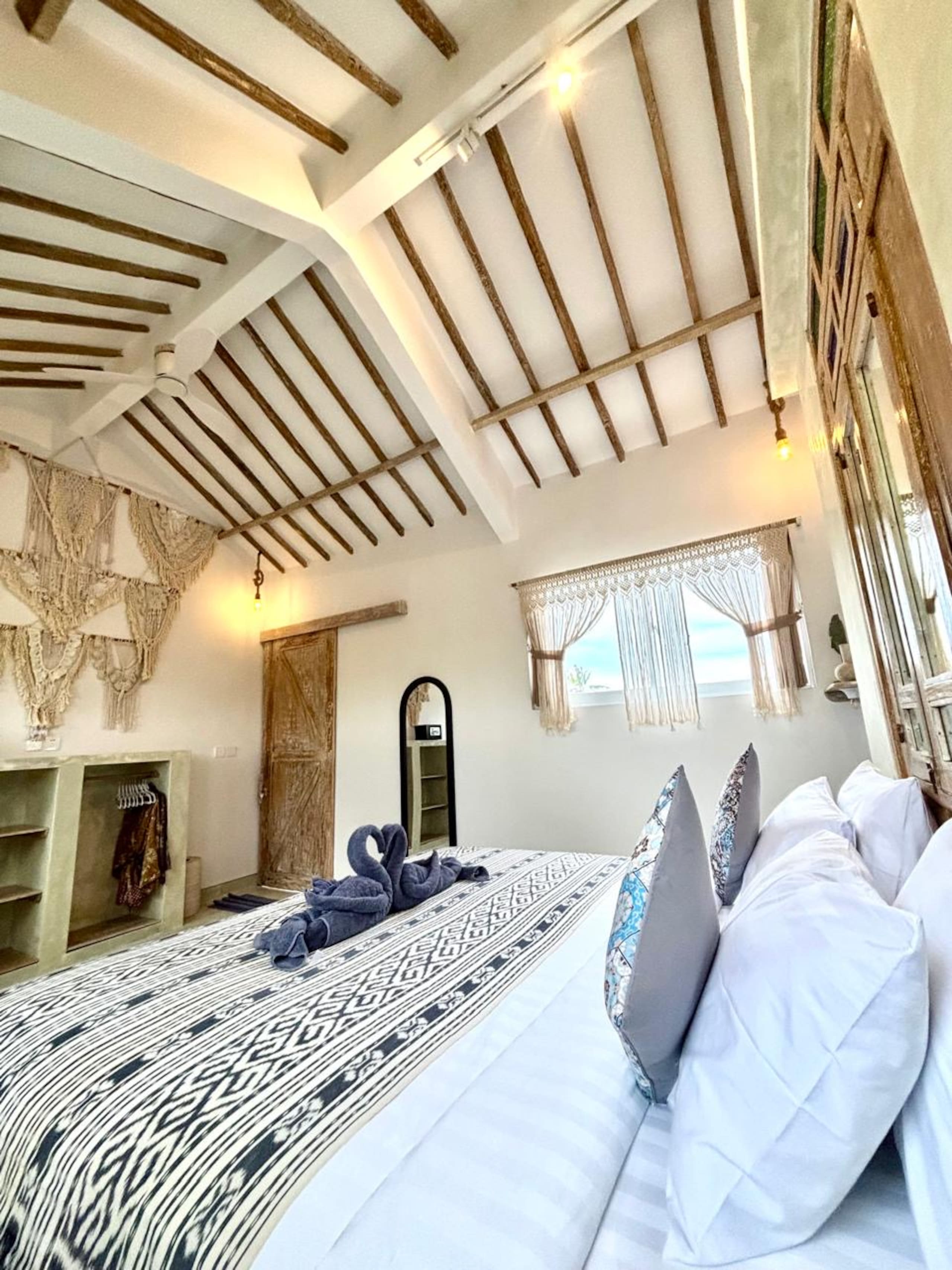Pabuan villa, private & ethnic 40