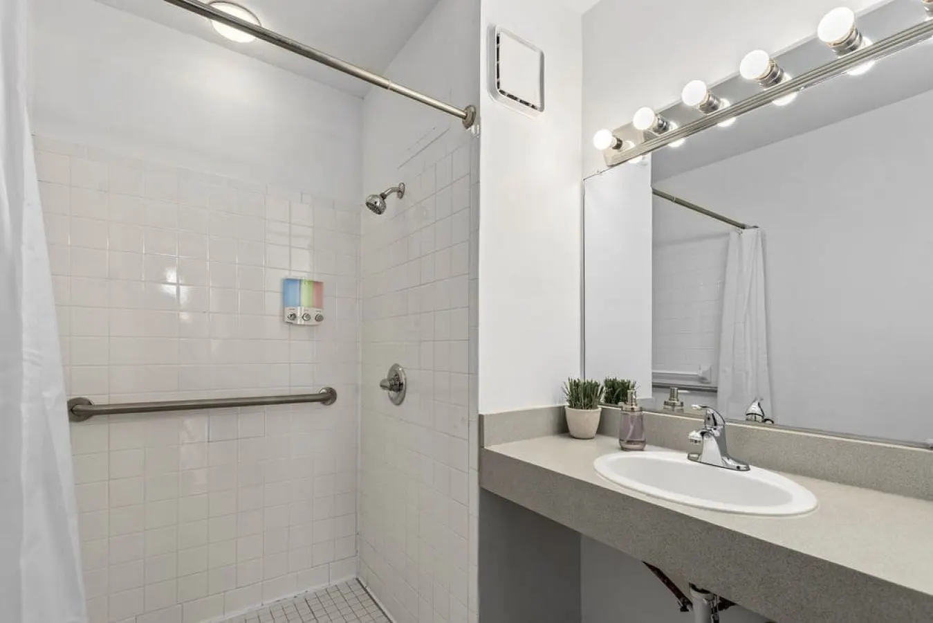 Deluxe 5-Bedroom Retreat Walkable to Everything — foto 5