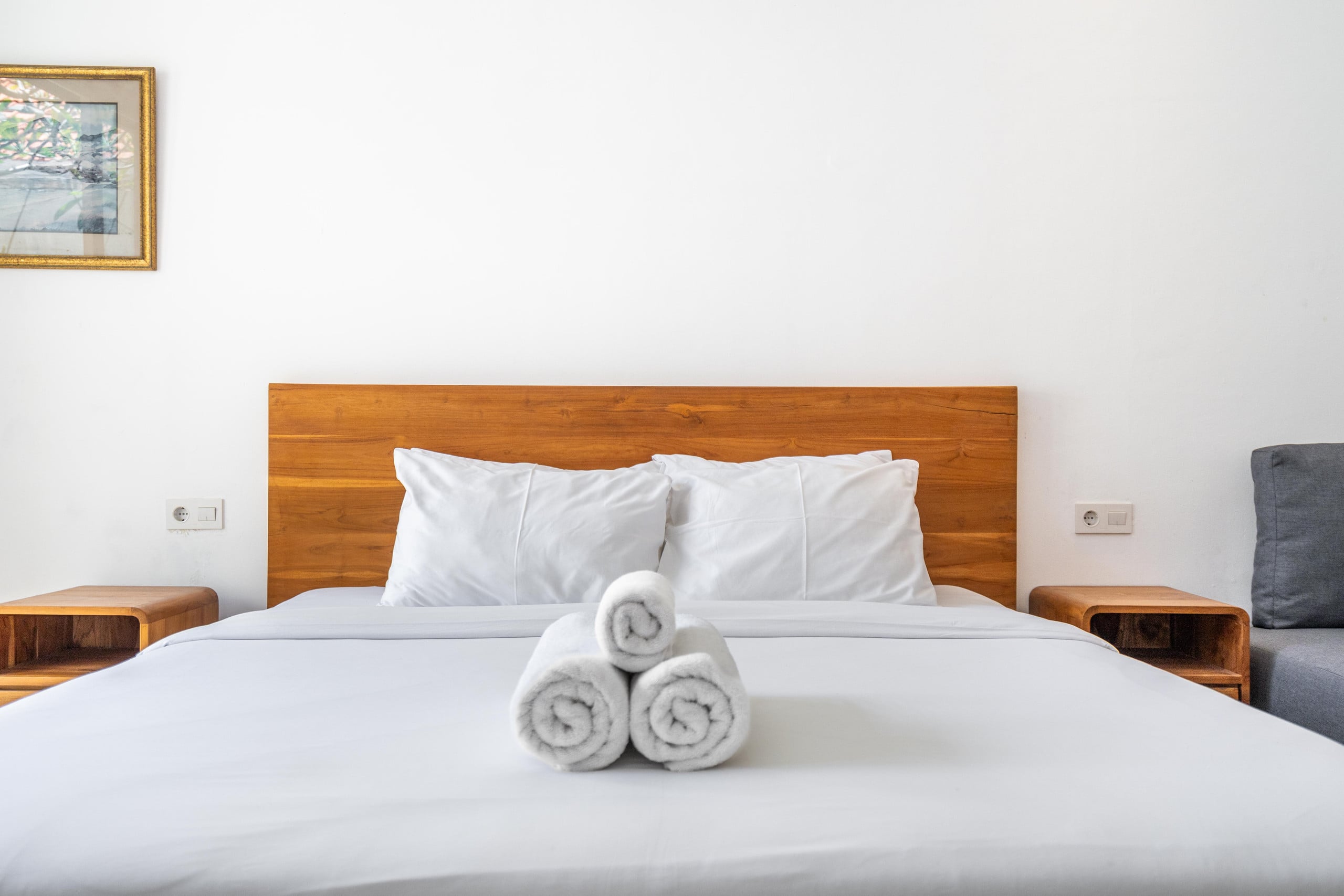 Deluxe Room - By Aishwarya Internasional 13