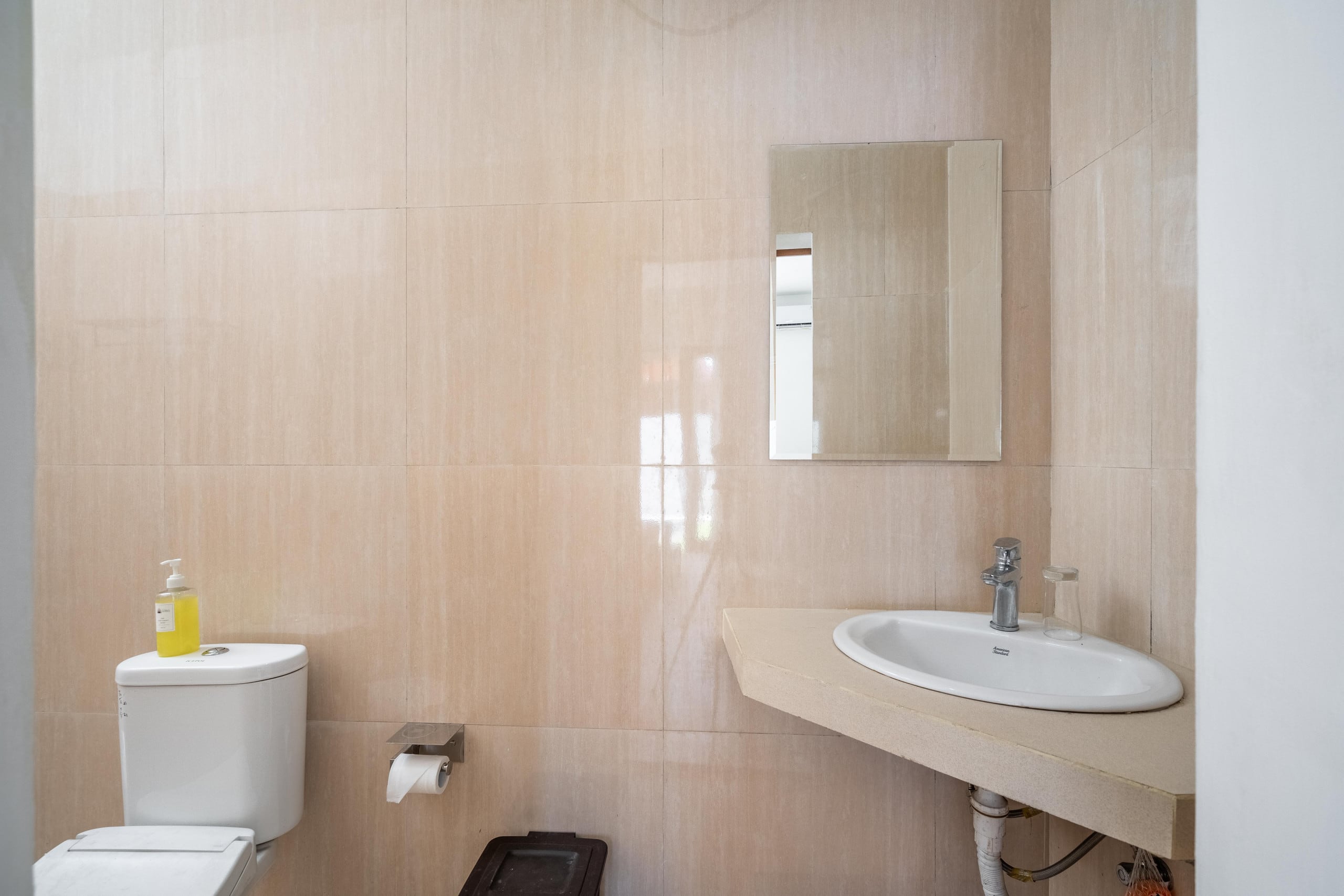 Deluxe Room - By Aishwarya Internasional 17