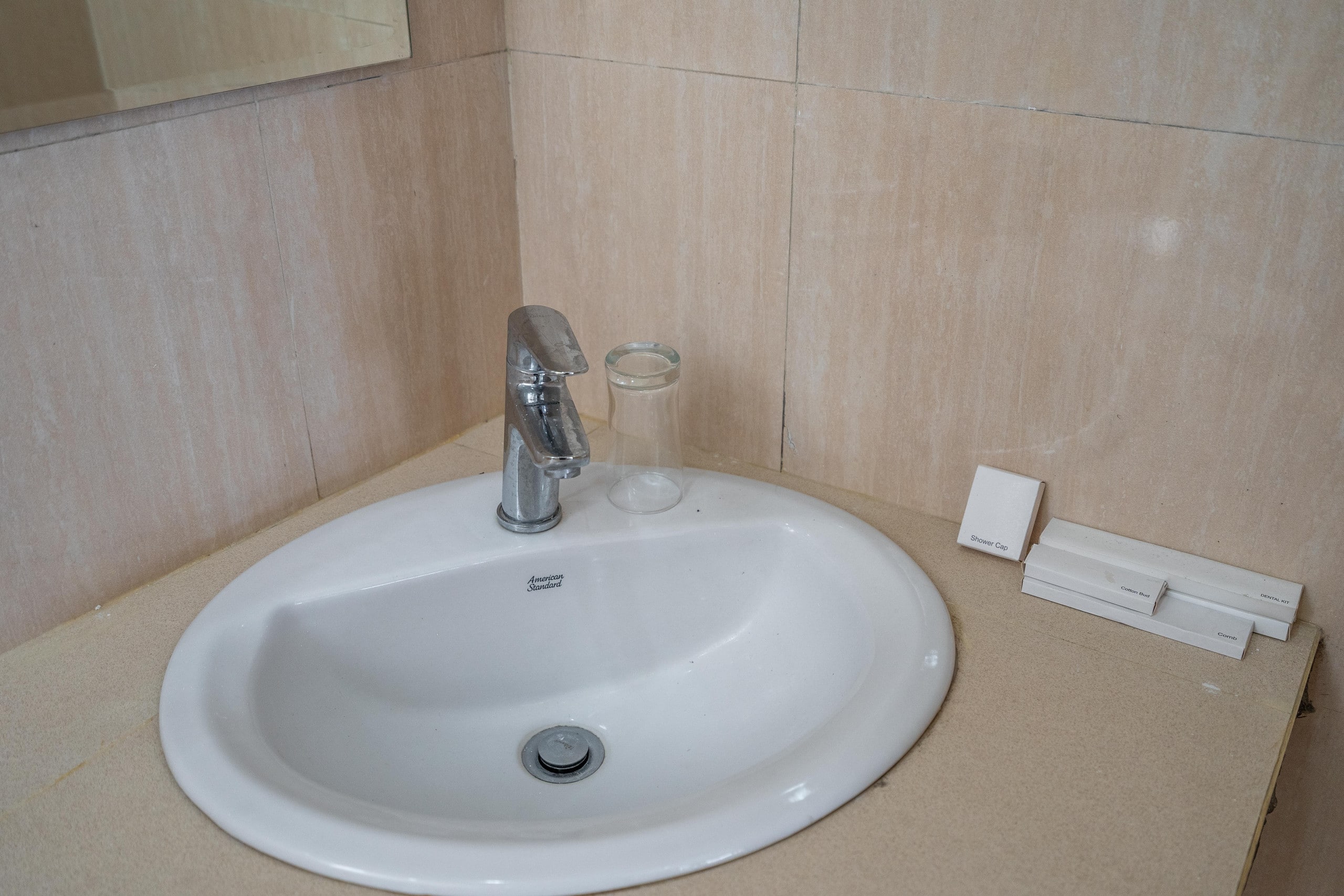 Deluxe Room - By Aishwarya Internasional 23