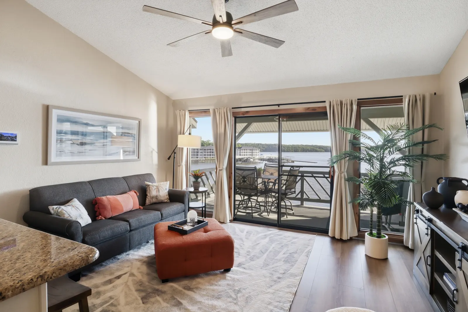 Lakefront MM19|Top Floor|Cov Patio|Salt H2O Pool