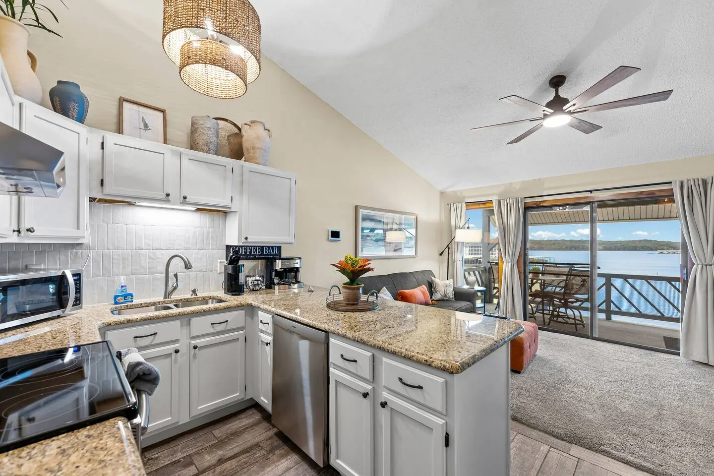 Lakefront MM19 Top Floor Cov Patio Salt H2O Pool 11