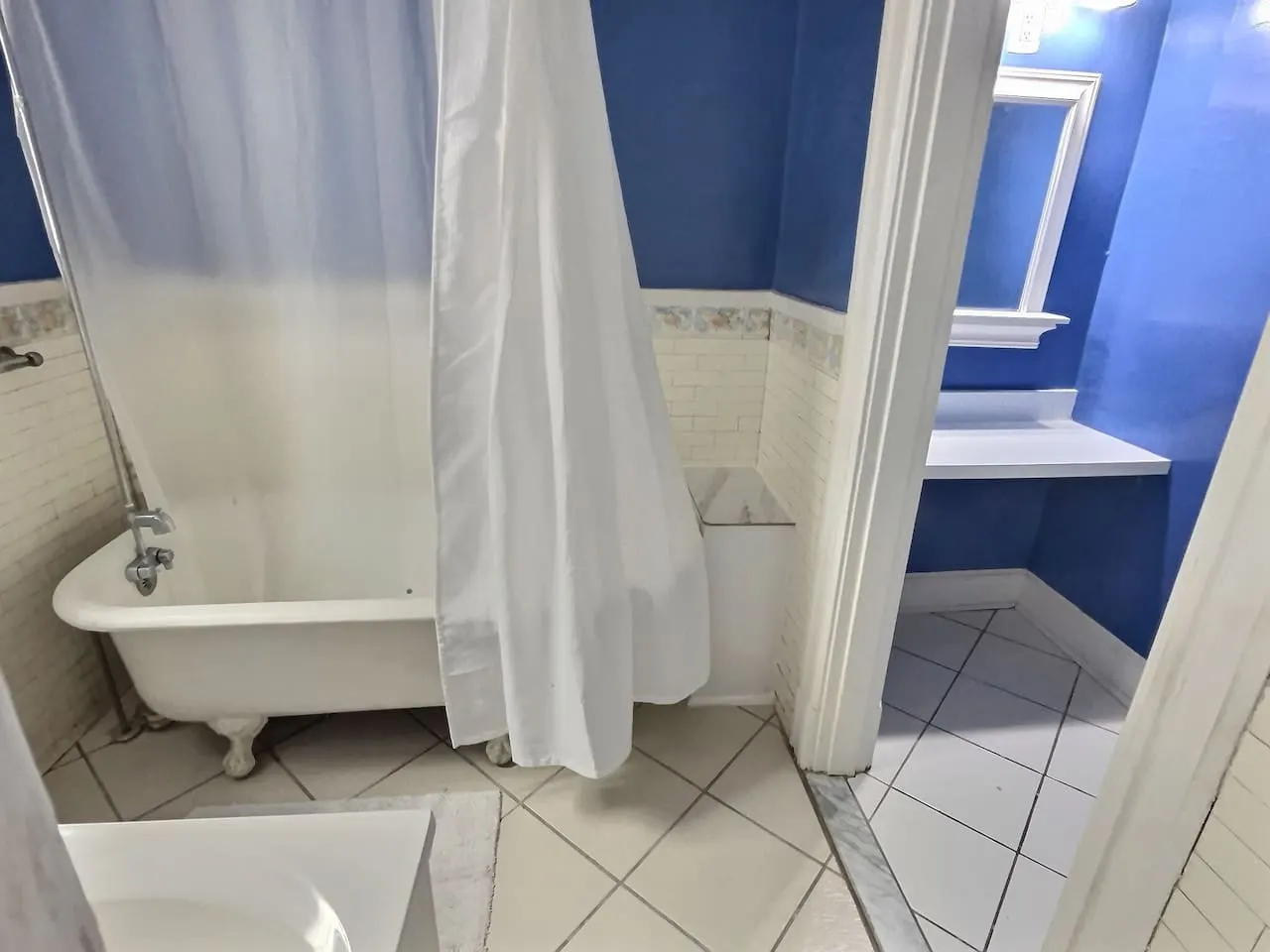 Perfect Adams Morgan Location! Charming & Historic 17