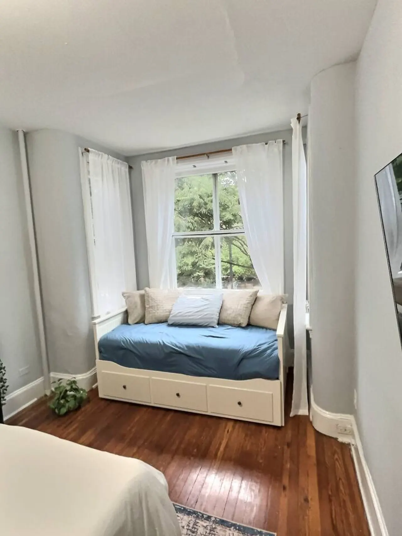 Perfect Adams Morgan Location! Charming & Historic 6