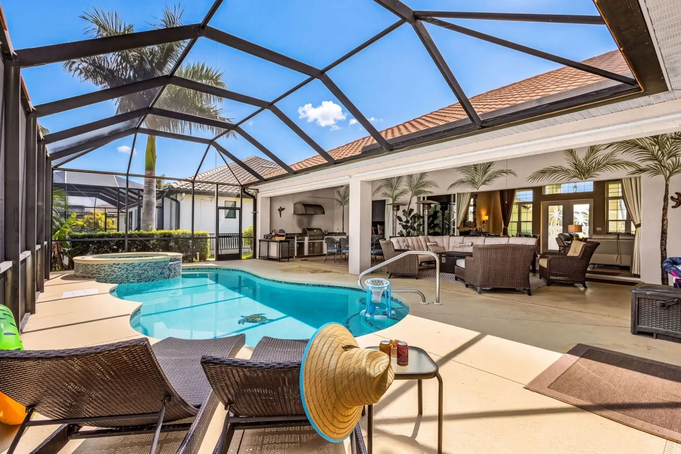 Harbor Breeze Luxury Waterfront Pool Spa Dock