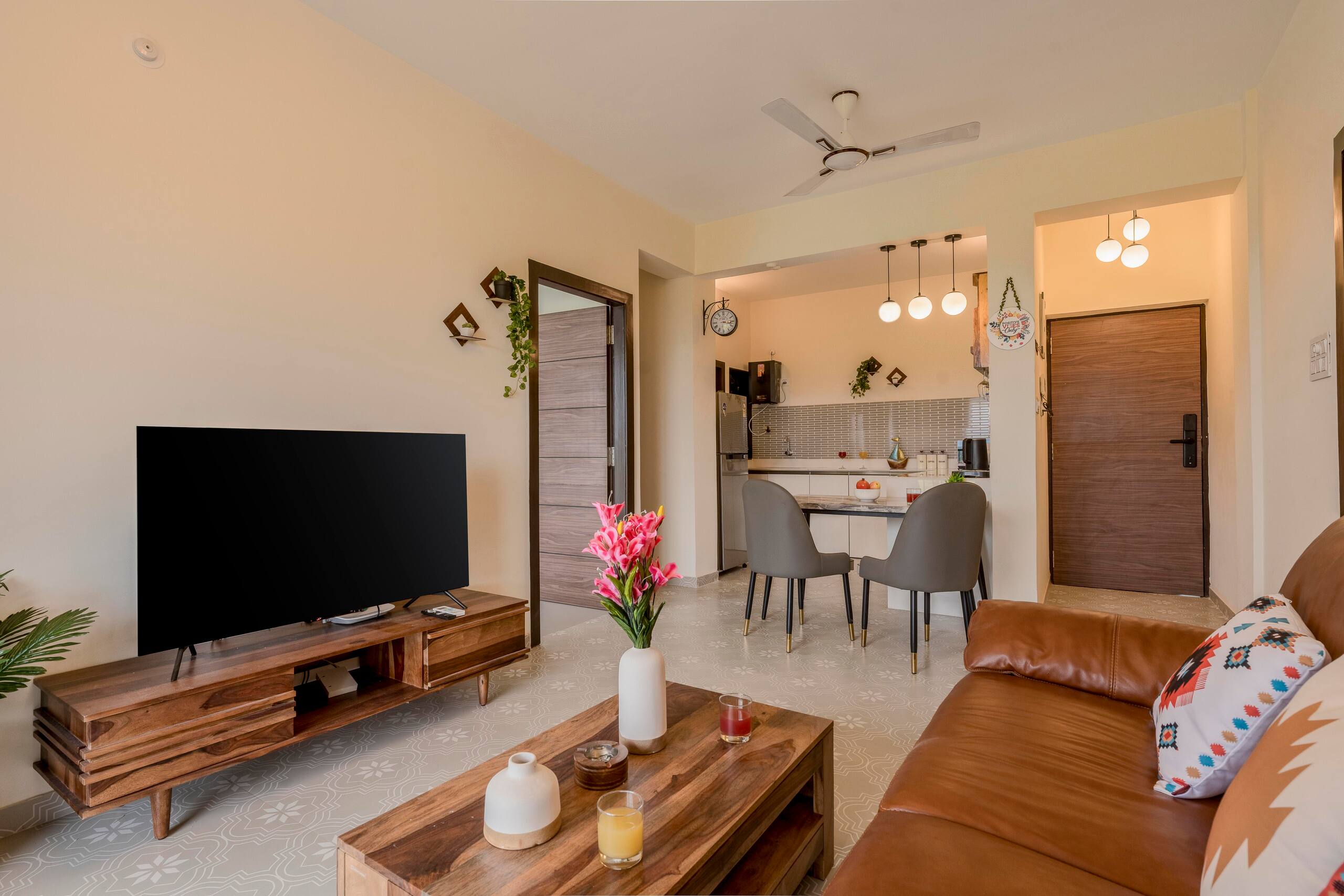TIIA Estates - Luxury 2BHK near Candolim Beach — photo 2