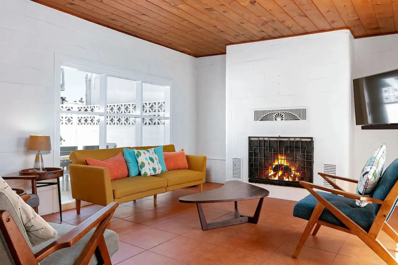 Hollywood Beachside Bungalow - Cute Mid-Century Style 7