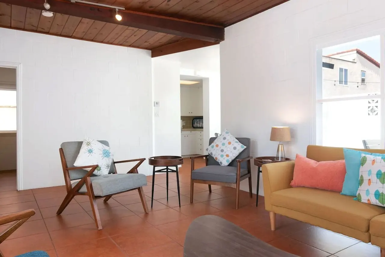 Hollywood Beachside Bungalow - Cute Mid-Century Style 8