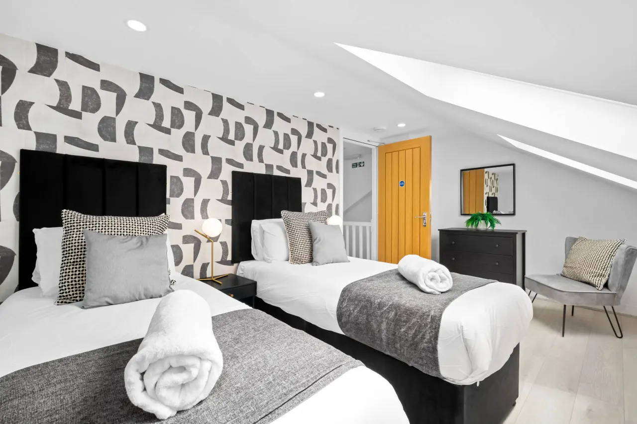 Modern 2 Bedroom Apartment - WiFi - Smart TV 16