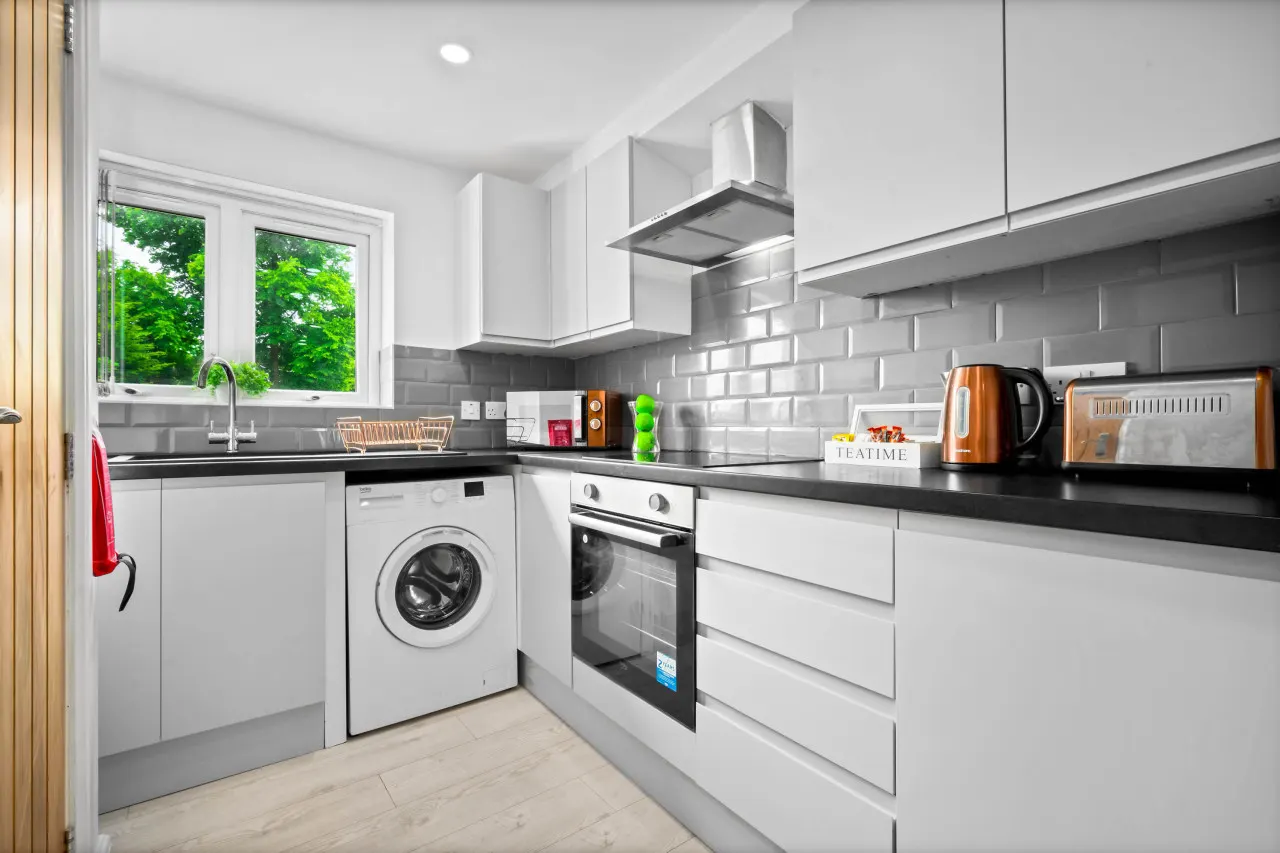 Modern 2 Bedroom Apartment - WiFi - Smart TV — photo 4