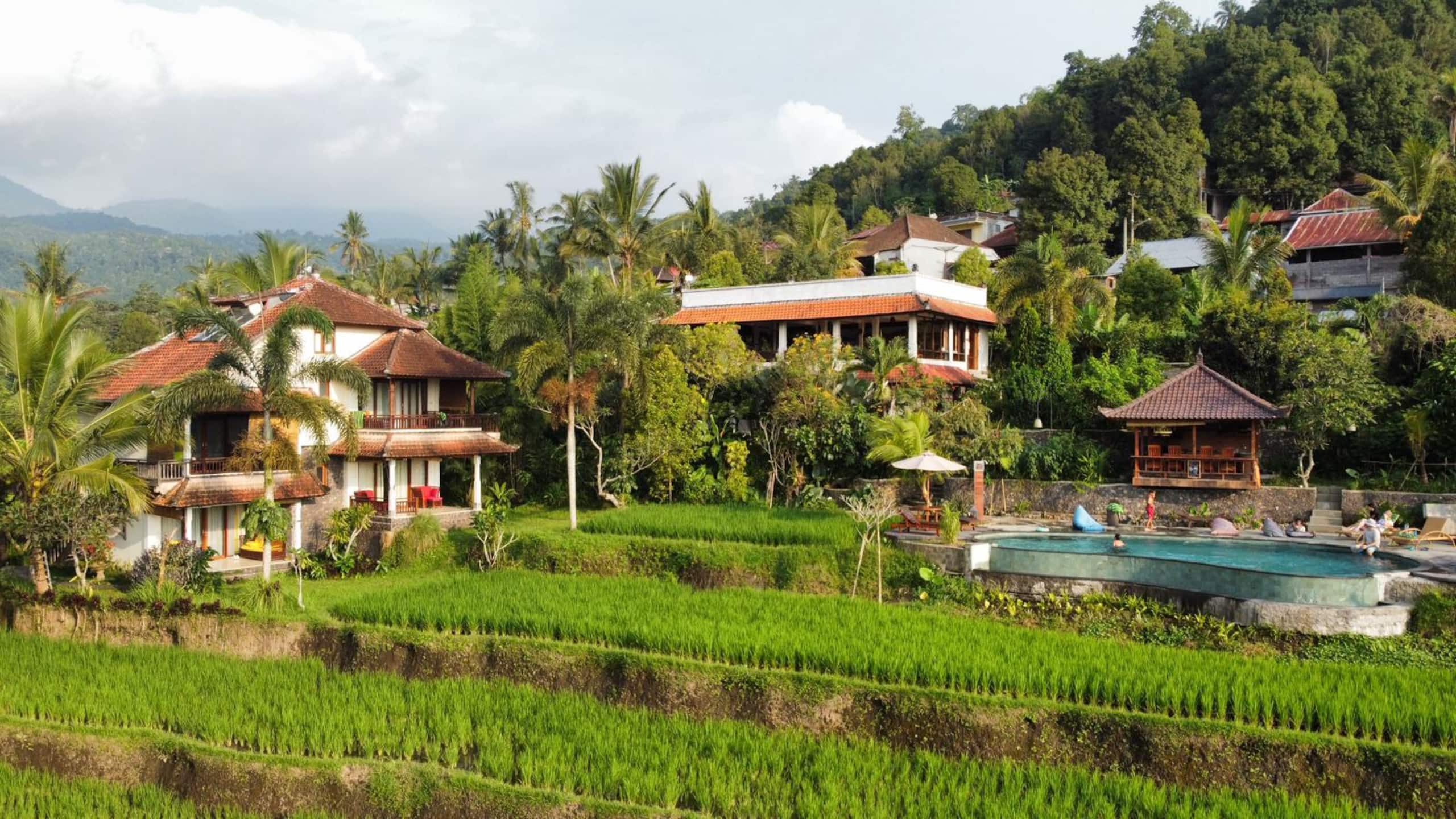 Lesong Hotel and Restaurant