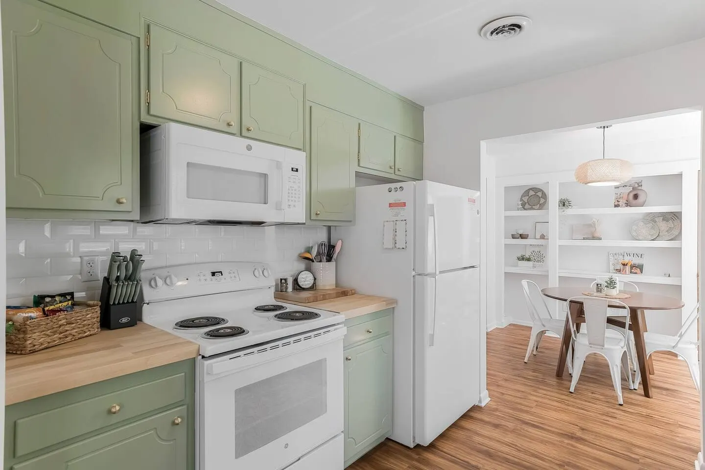 Elon 3BR Escape | Walk to Campus | Patio + BBQ — photo 5