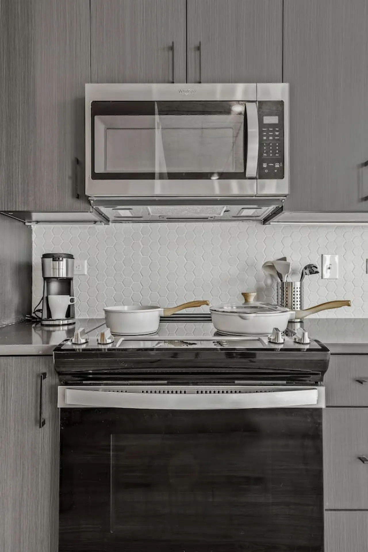 Chic Channelside Getaway in DT Close to DT! 10