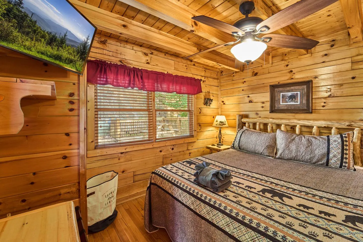 "Mama Bear", Mtn Views+Hot Tub+Pool Table+Theater 17