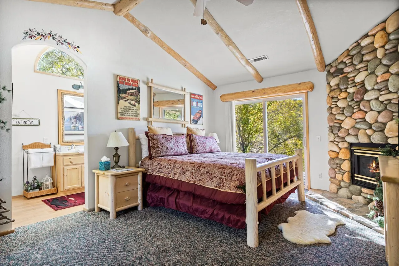 Lakefront Estate, Access to Private Dock on Boulder Bay 12