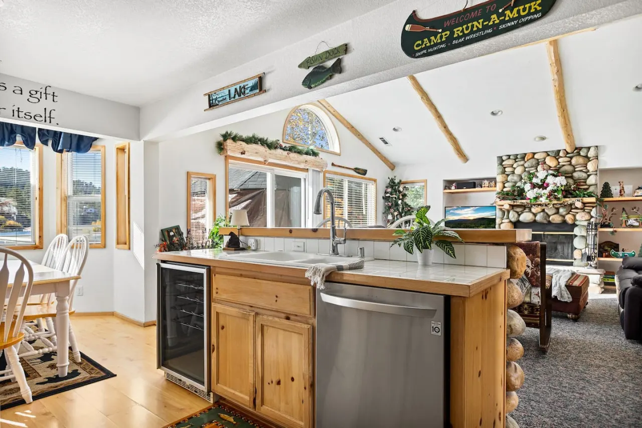 Lakefront Estate, Access to Private Dock on Boulder Bay — photo 4